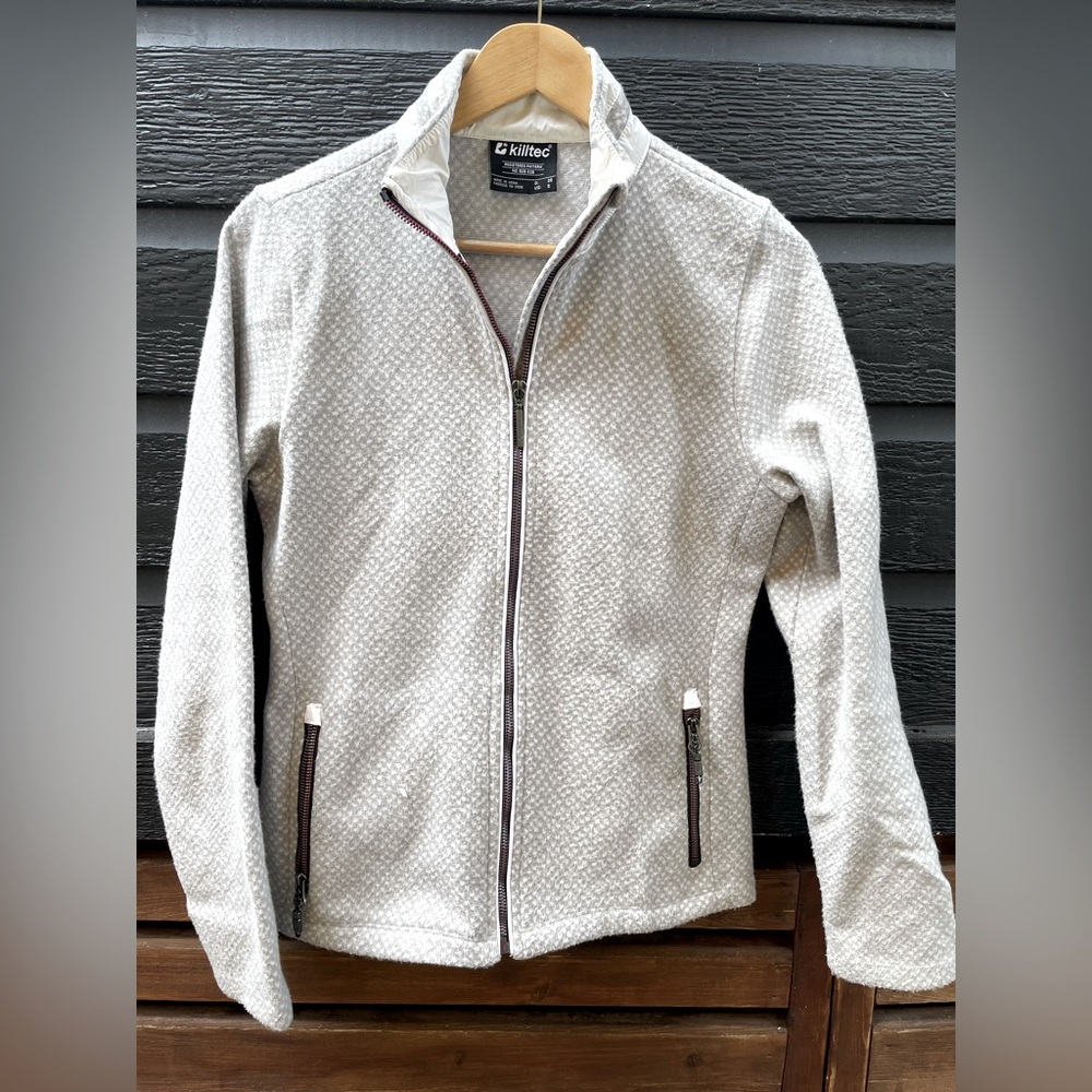 Sophisticated wool ski jacket 🎿
